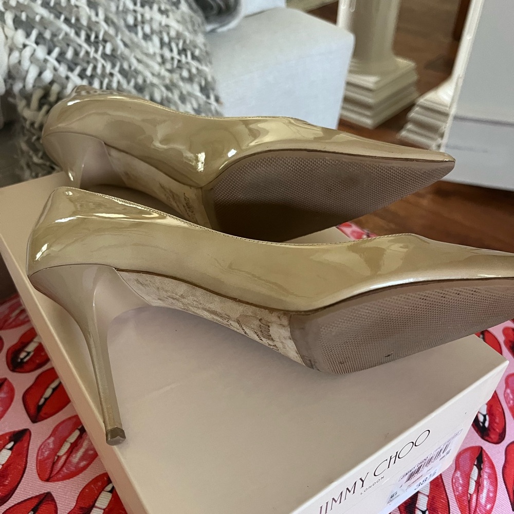 Classic Jimmy Choo Agnes Pump in Nude Patent Leather. Excellent condition - Picture 2 of 4